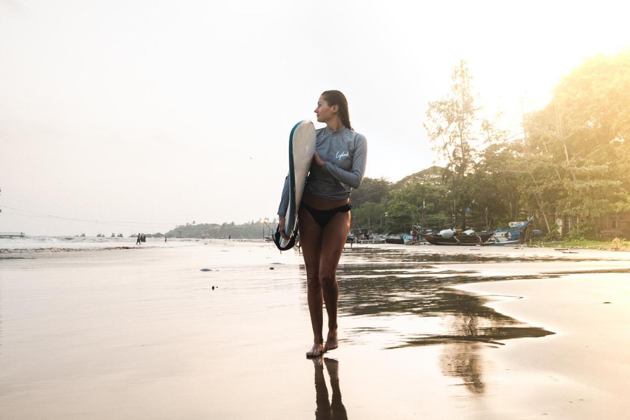 Хостел Layback Boutique Surf & Yoga Camp Sri Lanka Велигама Экстерьер фото