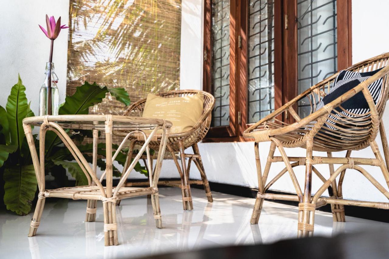 Хостел Layback Boutique Surf & Yoga Camp Sri Lanka Велигама Экстерьер фото