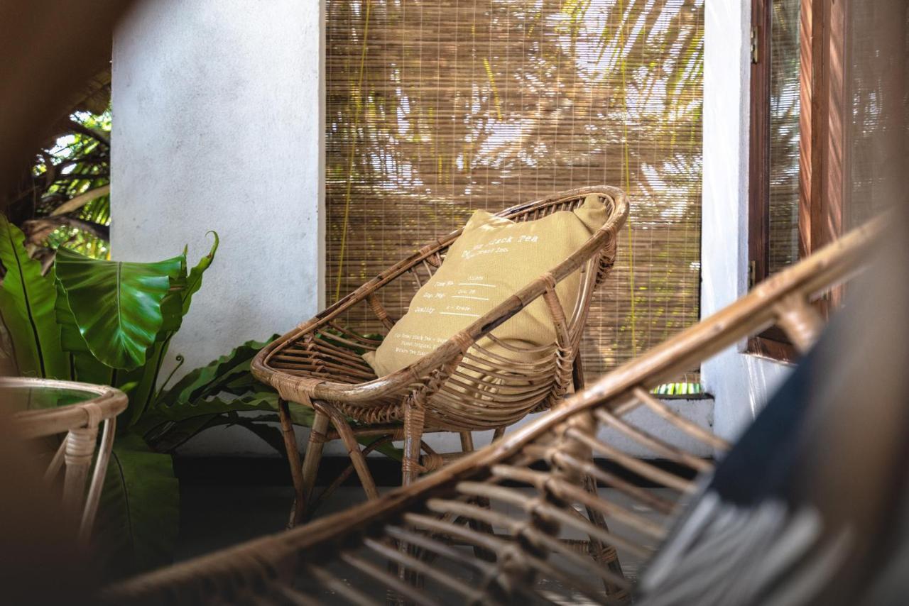 Хостел Layback Boutique Surf & Yoga Camp Sri Lanka Велигама Экстерьер фото