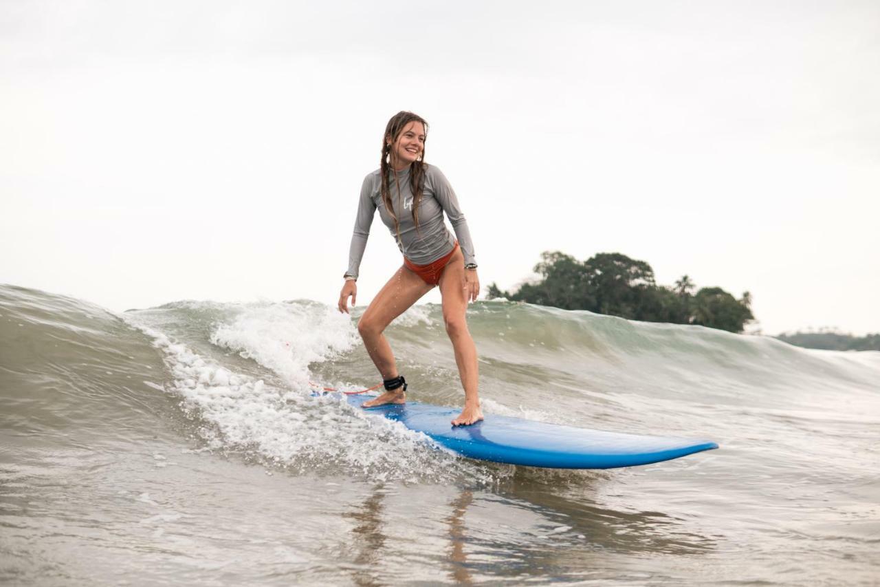 Хостел Layback Boutique Surf & Yoga Camp Sri Lanka Велигама Экстерьер фото